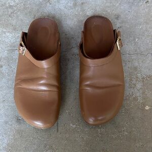 Beatrice Valenzuela Cajeta Clogs